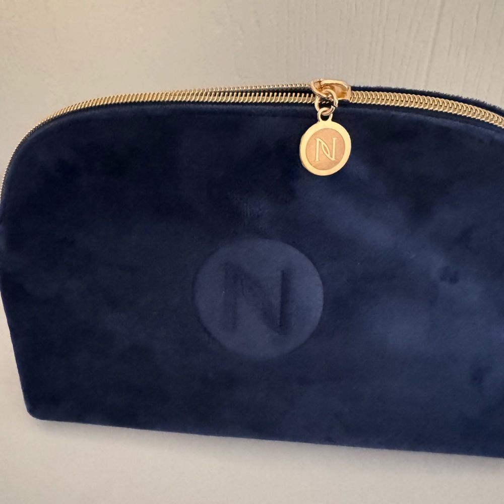 Neora Velvet Cosmetic bag